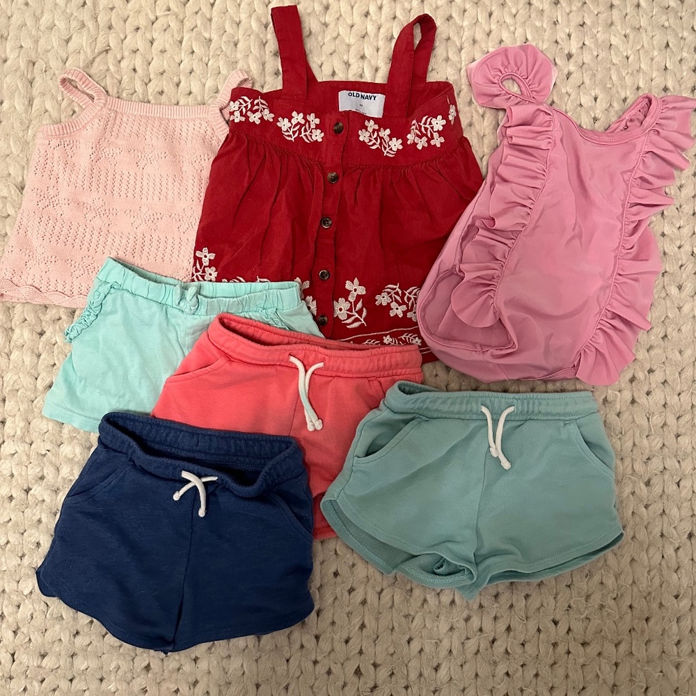 Toddler girls 2T clothes lot